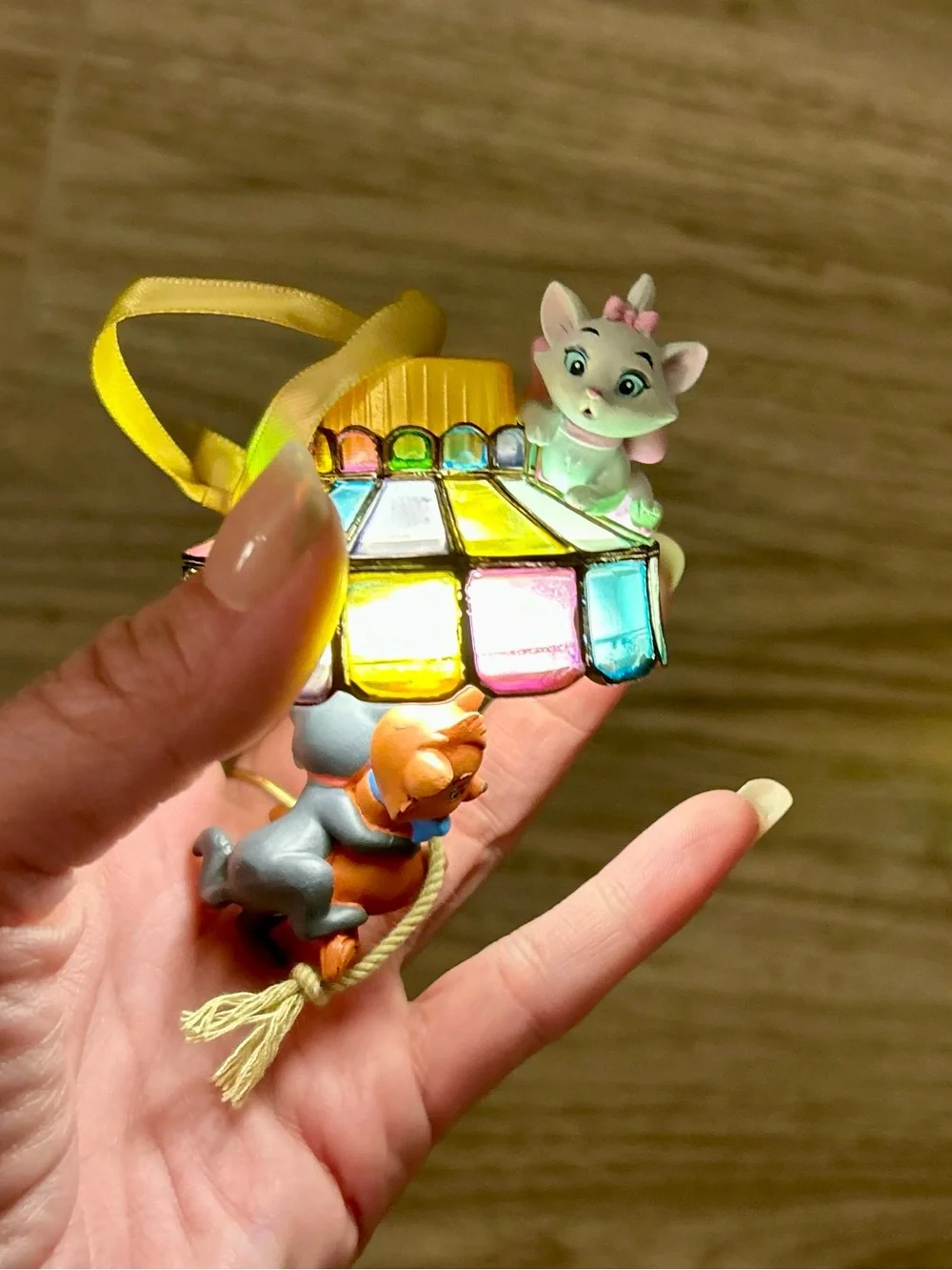 Collectible Disney’s Aristocats Colorful Stained-Glass Lamp Ornament